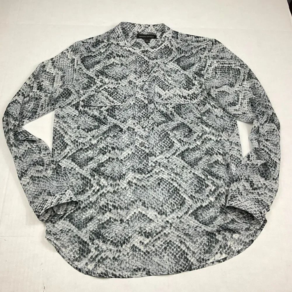 Banana Republic Womens Popover Blouse Shirt Snakeskin Work Long Sleeve Top XS